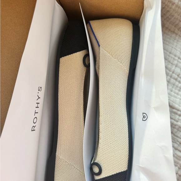 Rothy's Cream & Black The Ballet Flat cap toe flats NIB NEW size 10 - Picture 2 of 6